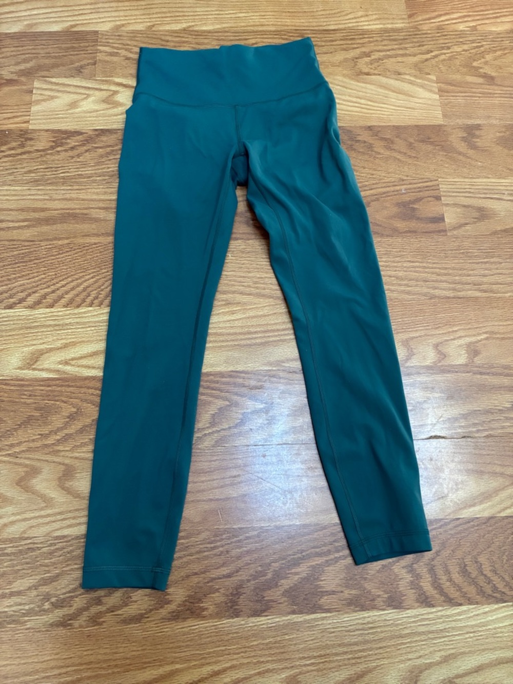 Lululemon size 6 wunder train high 23in